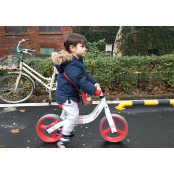 vélo pour enfants sans pédales pour la marche des petits bébés